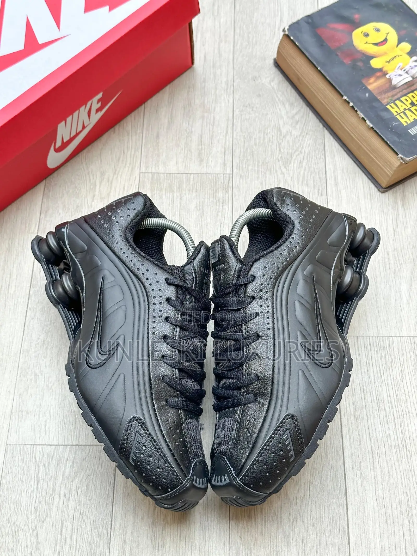 Original Nike Shox R4 Sneakers in Two Colorways