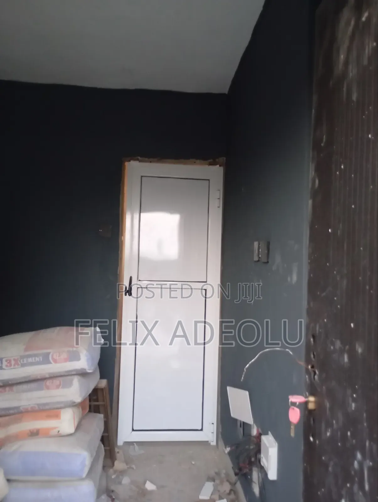 Aluminum Toilet Door