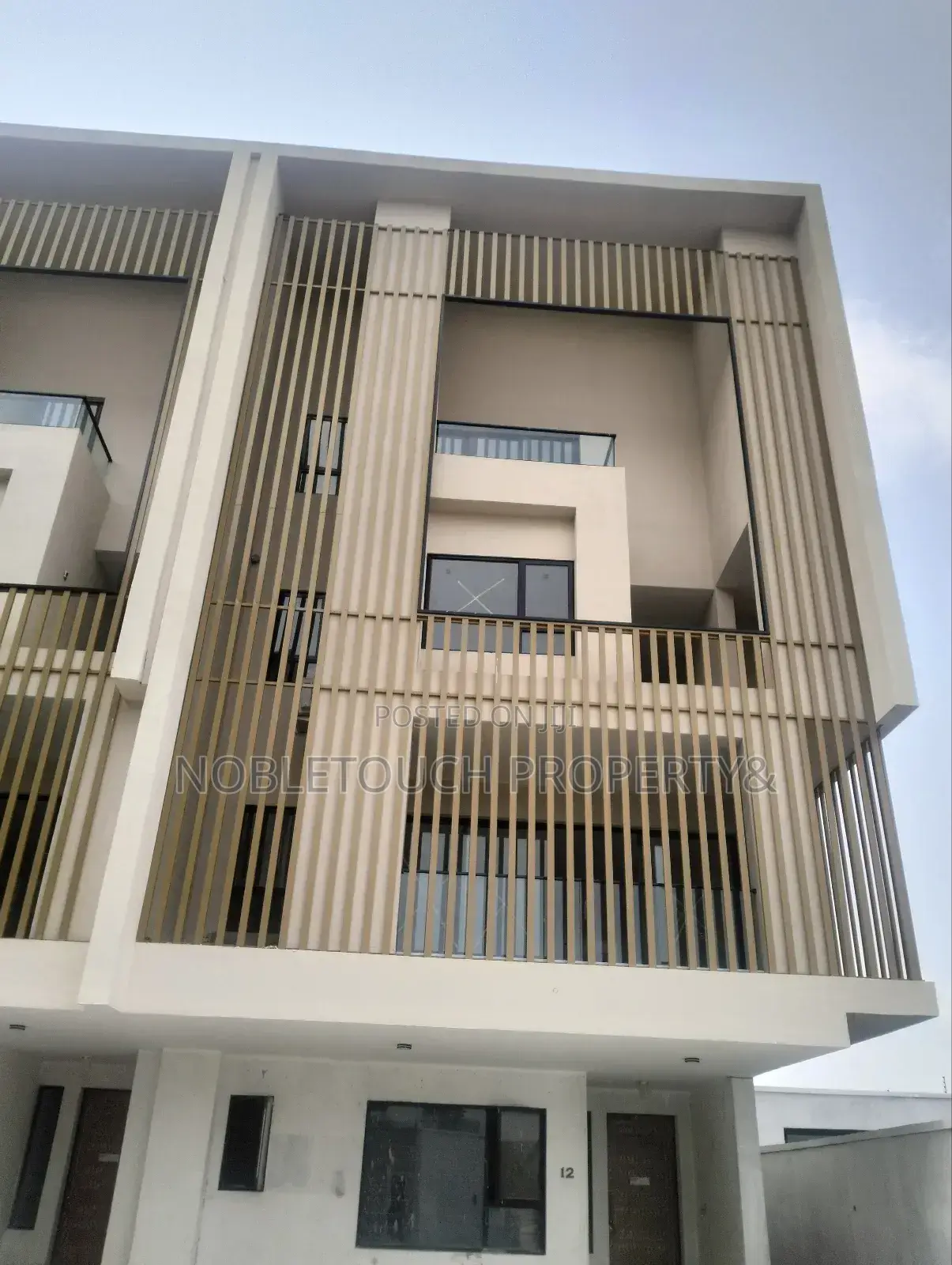 4bdrm Apartment in Ikoyi Lagos, Banana Island for sale