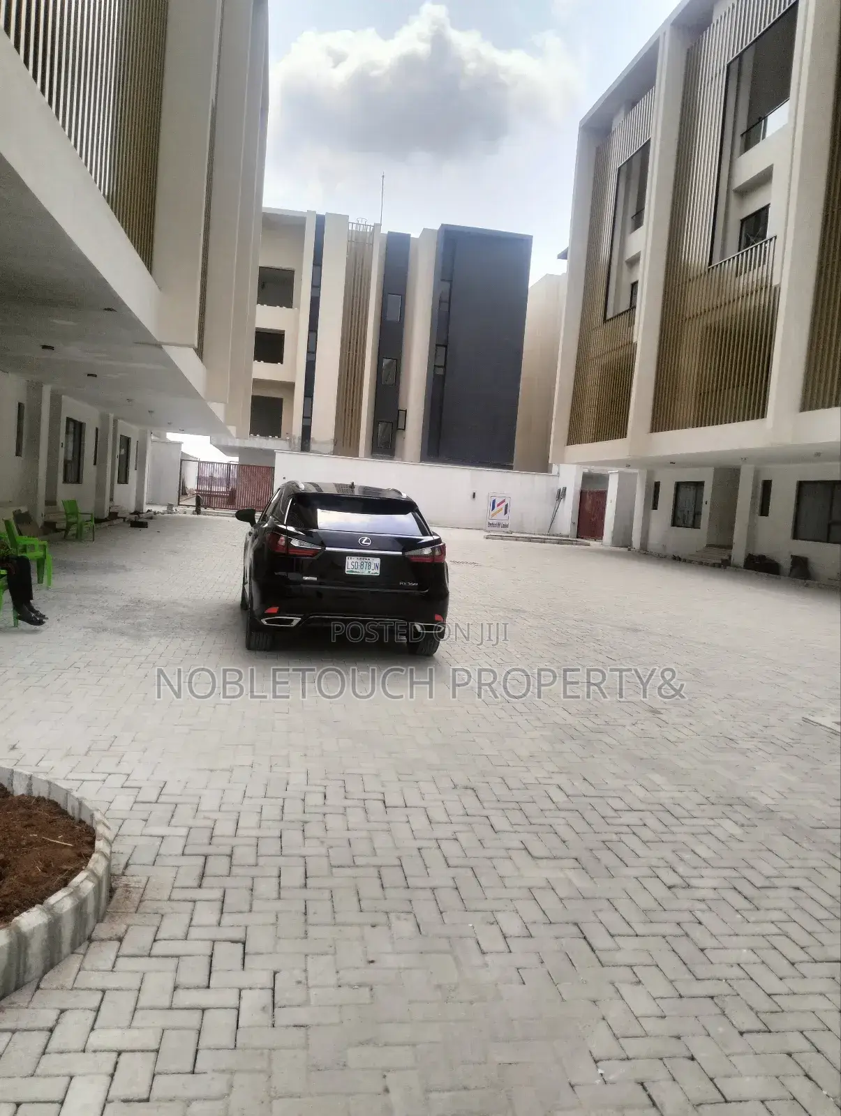 4bdrm Apartment in Ikoyi Lagos, Banana Island for sale