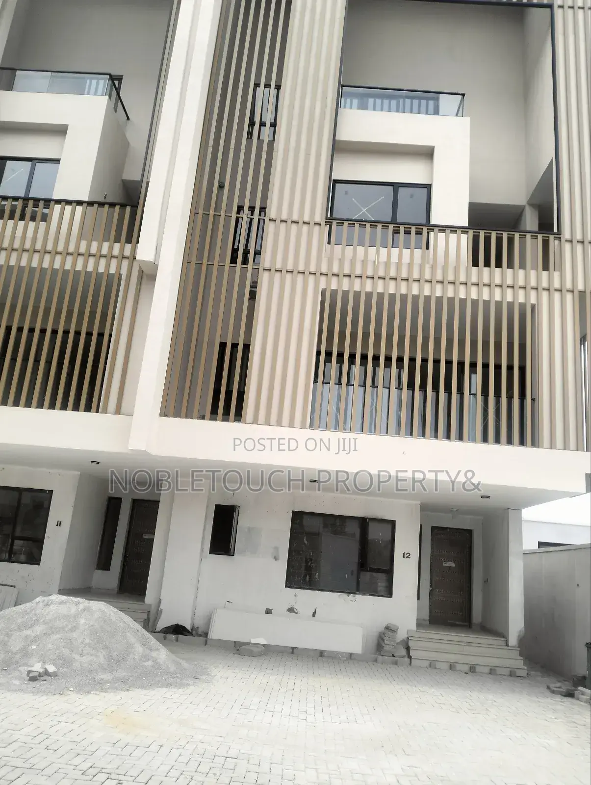 4bdrm Apartment in Ikoyi Lagos, Banana Island for sale