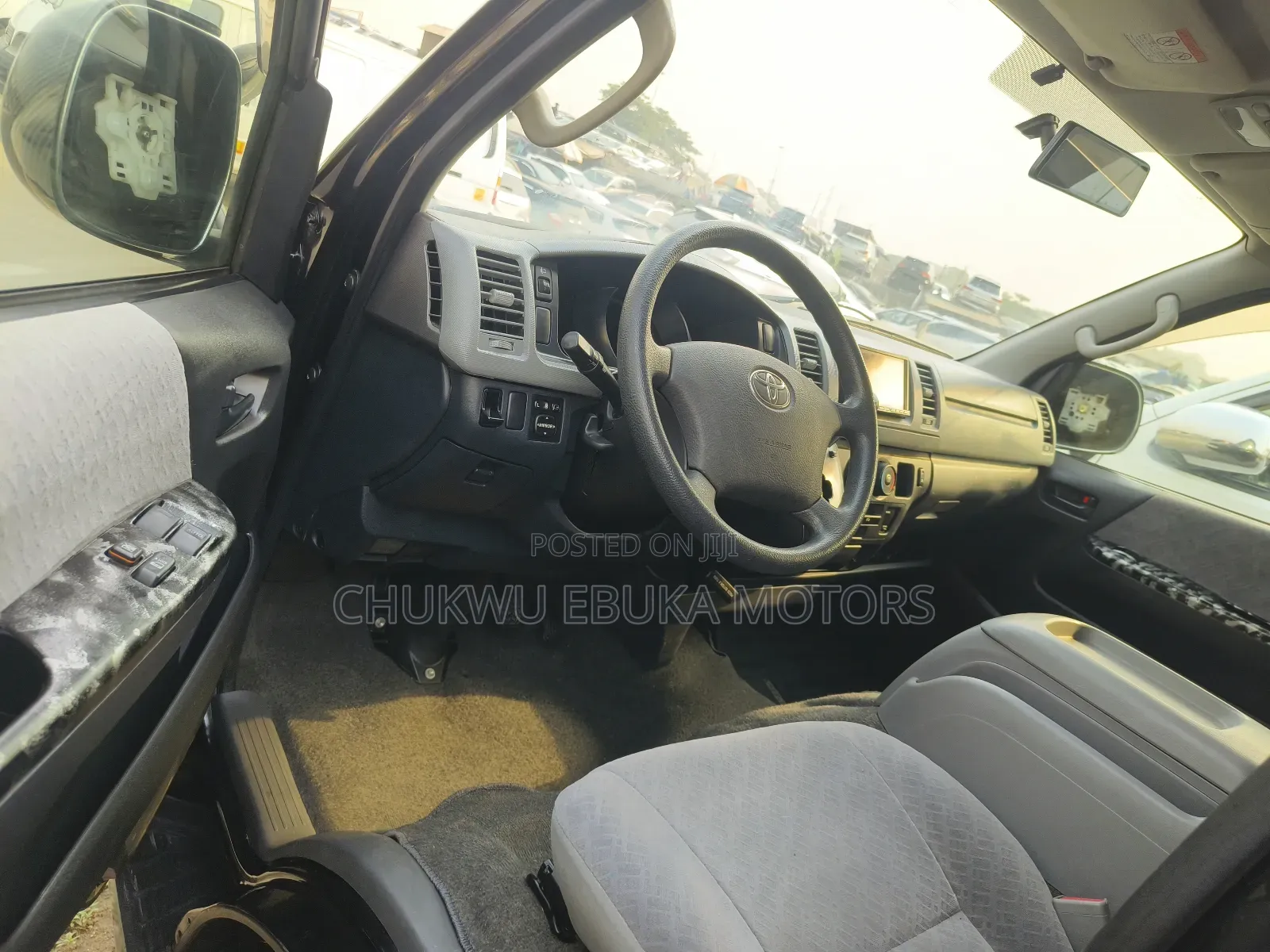 Toyota HiAce 2013 Black