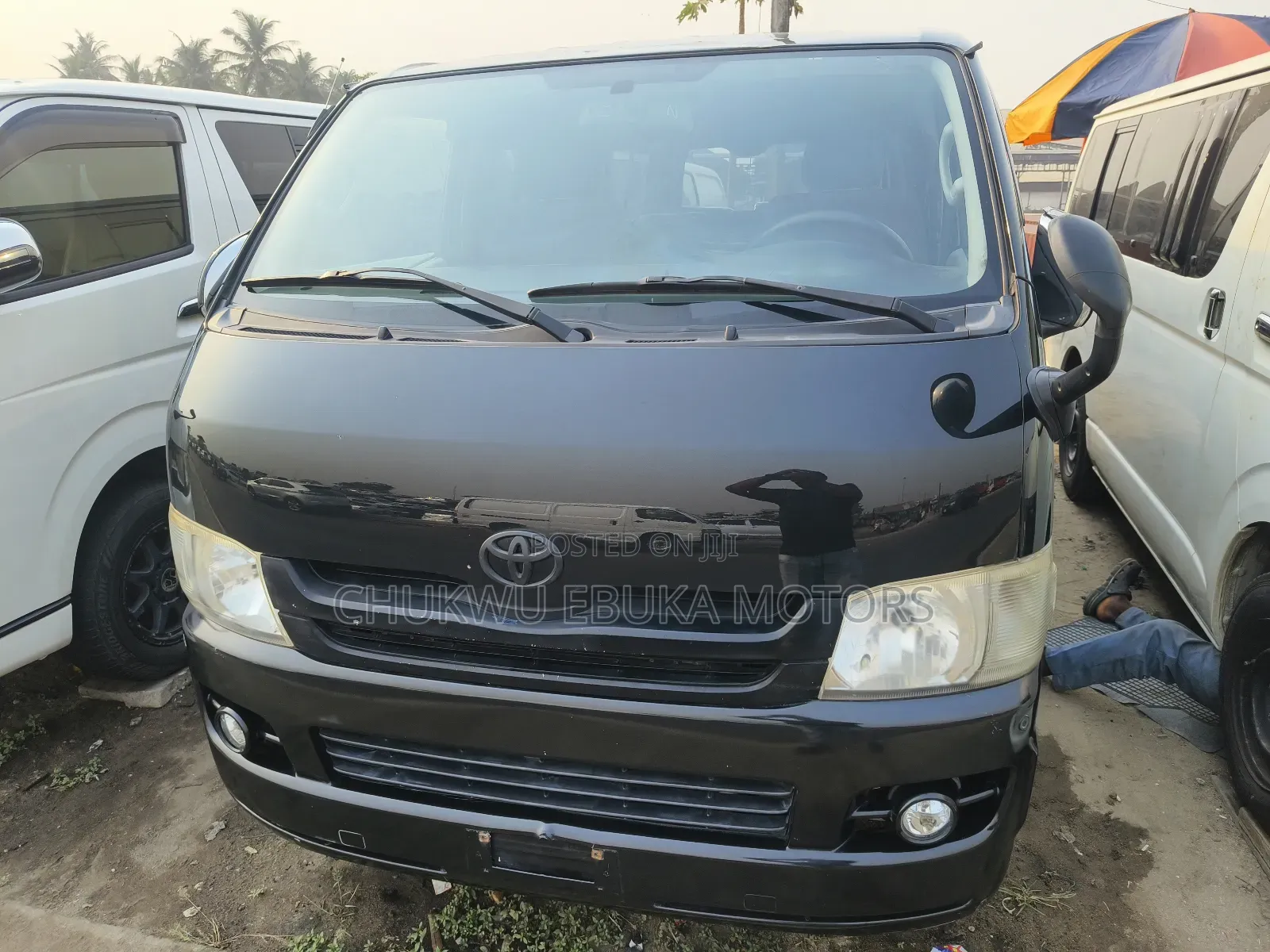 Toyota HiAce 2013 Black