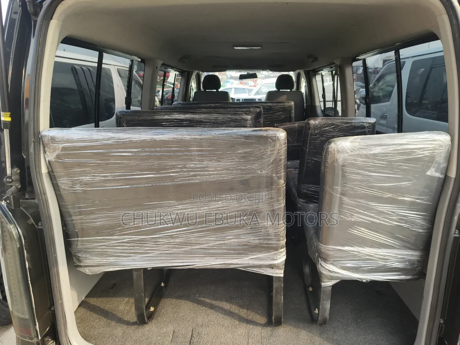 Toyota HiAce 2013 Black