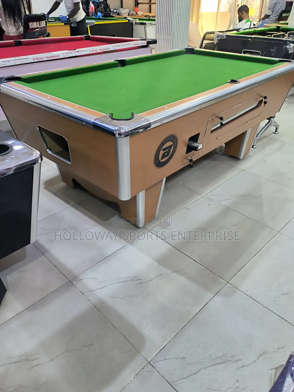 High Class British Marble And Coin Pool With Foreign HDF
