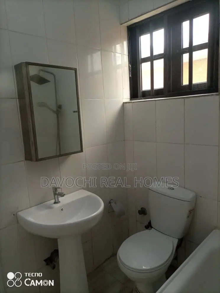 4bdrm Apartment in Lekki Phase1 for rent