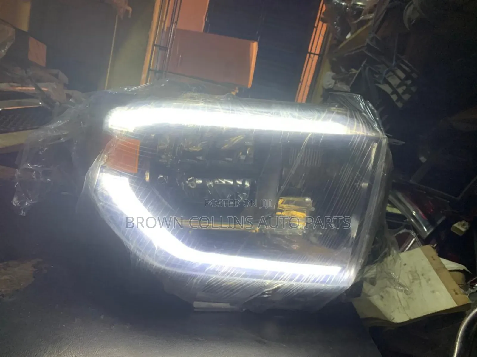 Headlamps Toyota Tundra 2016-2022 LED Tokunbo