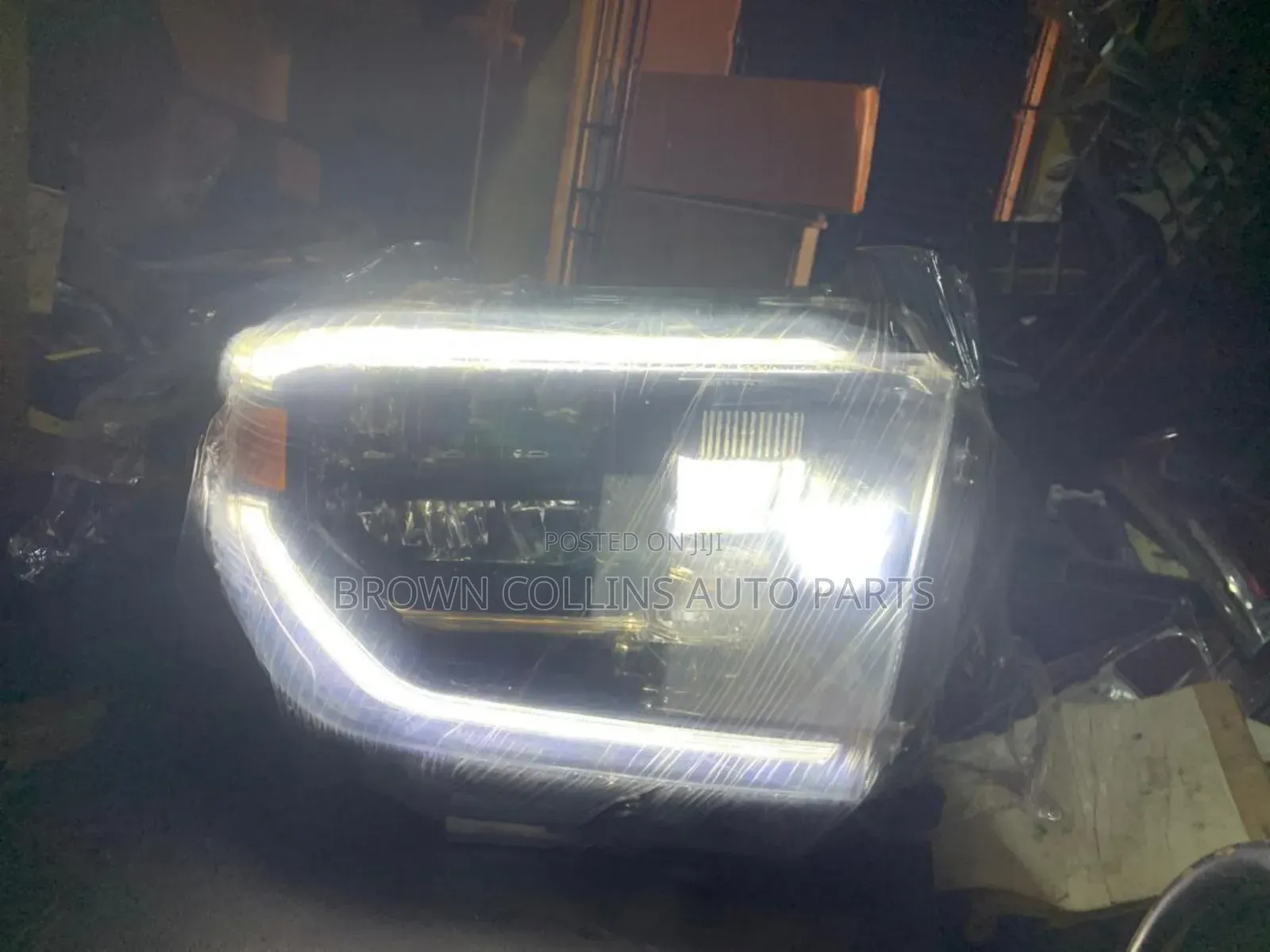 Headlamps Toyota Tundra 2016-2022 LED Tokunbo