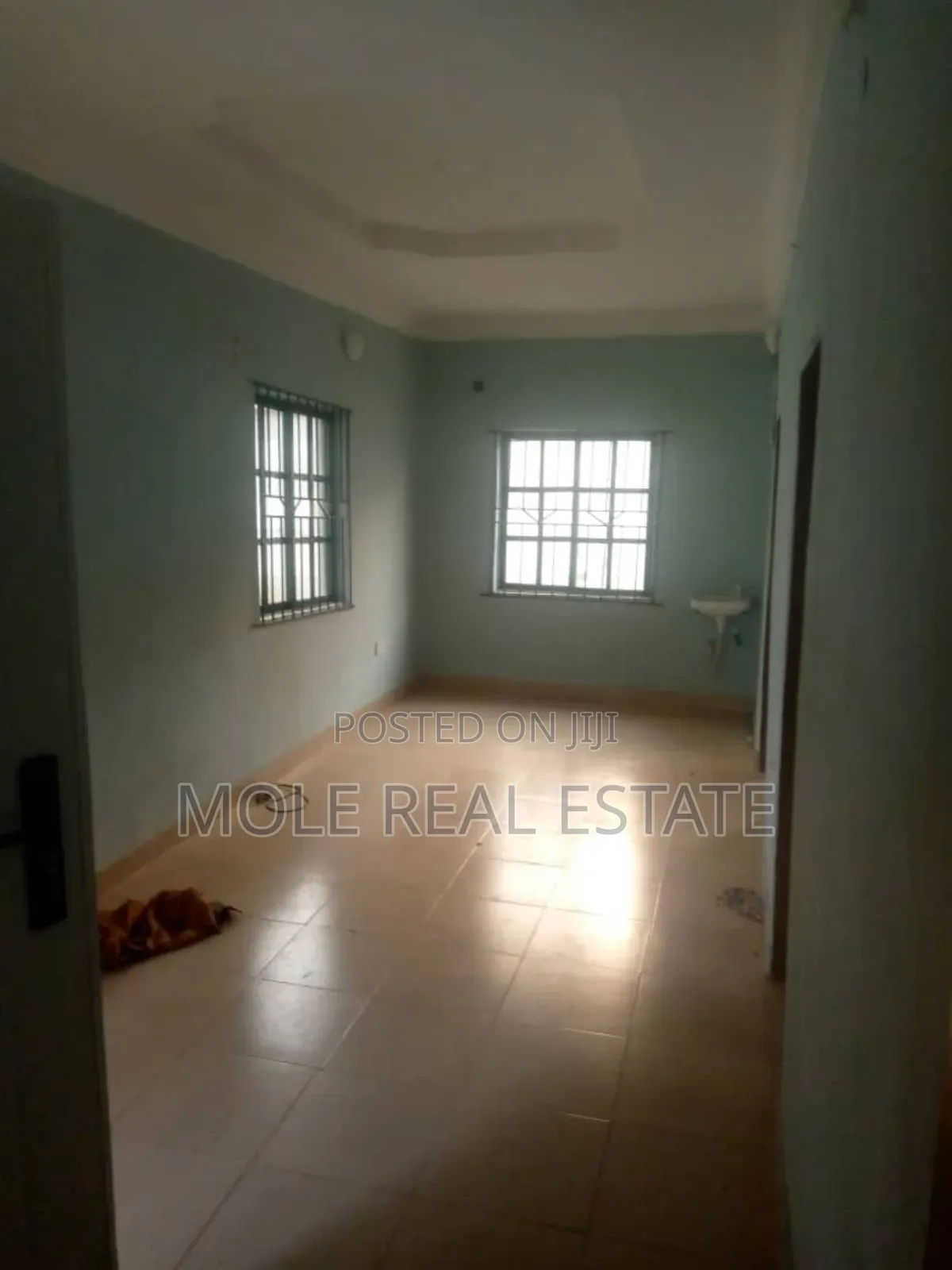 4bdrm Apartment in Abeson, Abesan for sale