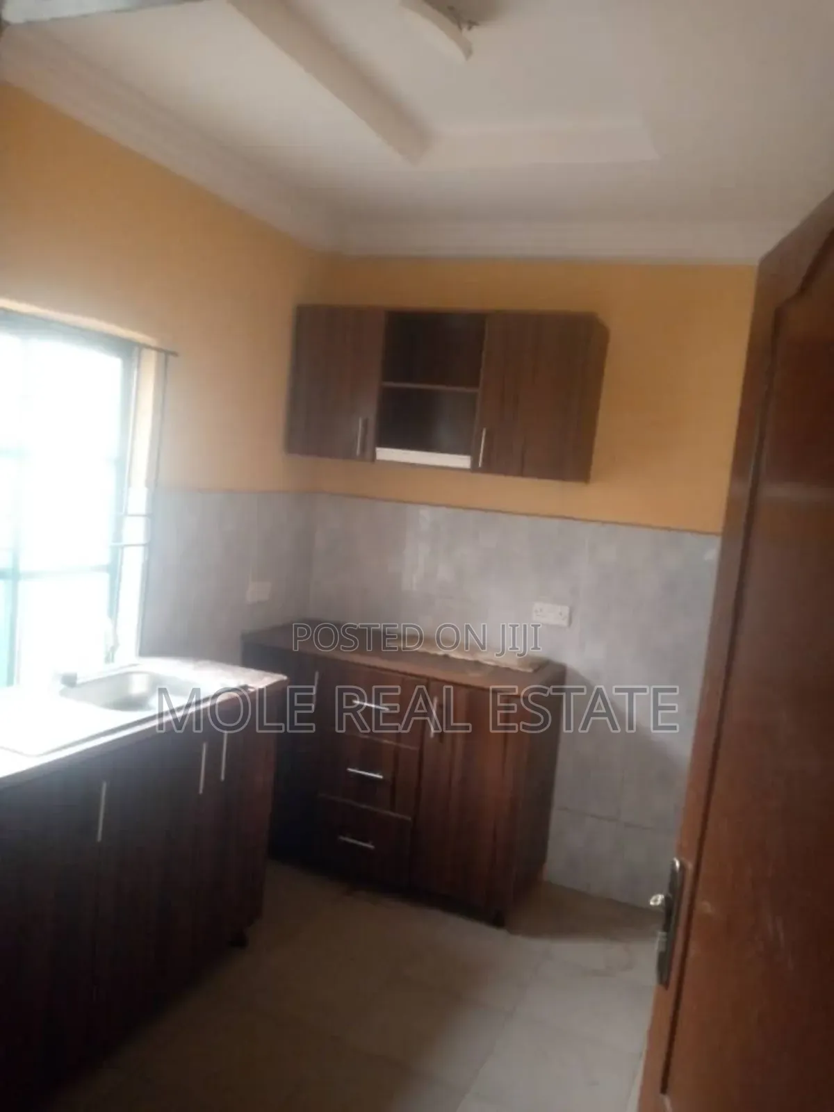 4bdrm Apartment in Abeson, Abesan for sale