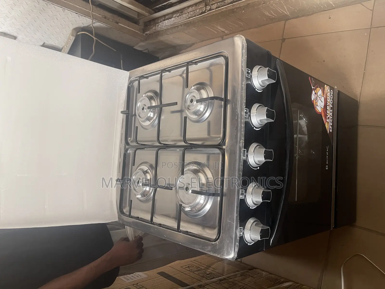 Brand New Sonic Automatic Gass Cooker With Oven and Grill