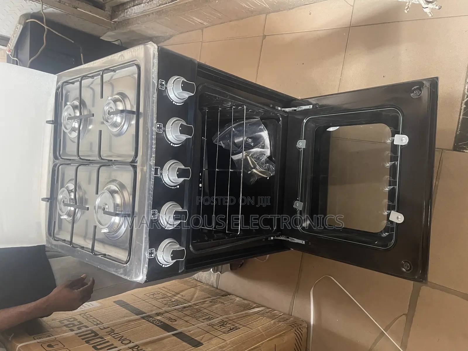 Brand New Sonic Automatic Gass Cooker With Oven and Grill