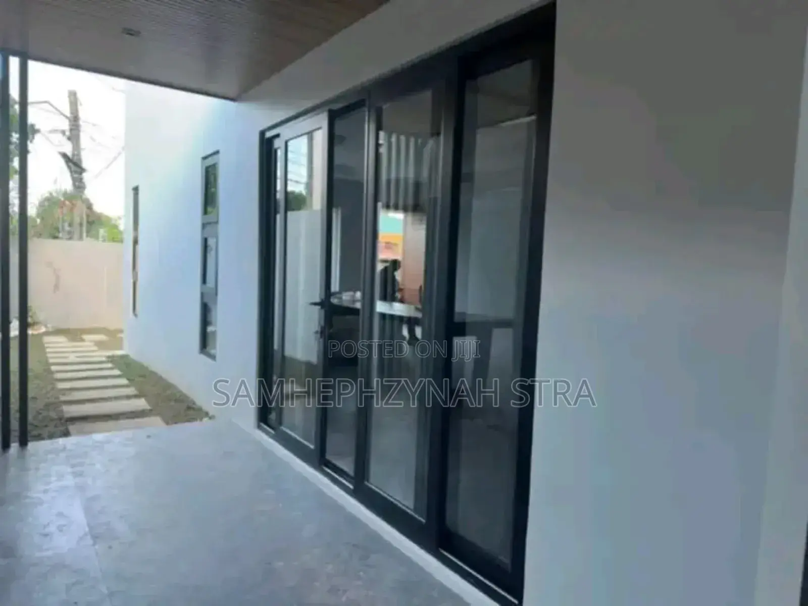 Aluminum/Glass Door