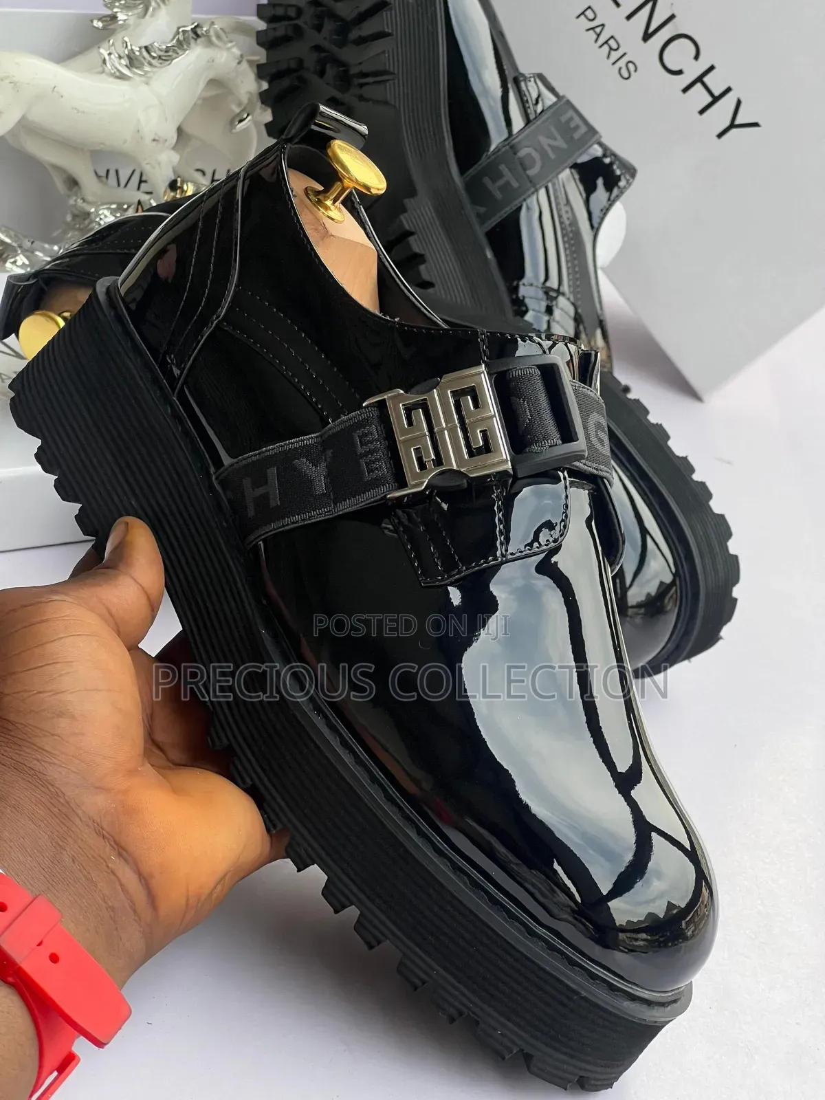 Buckle Givenchy Glossy Leather Shoe