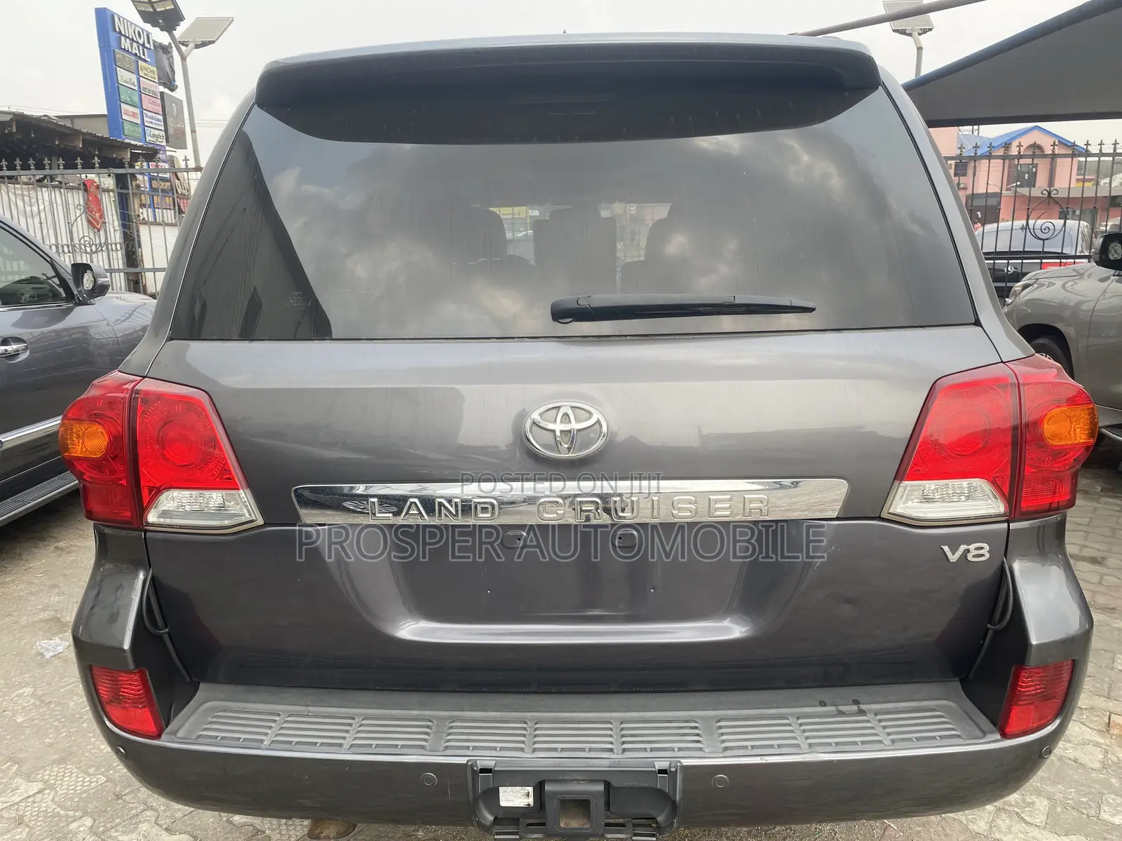 Toyota Land Cruiser 5.7 V8 2013 Gray
