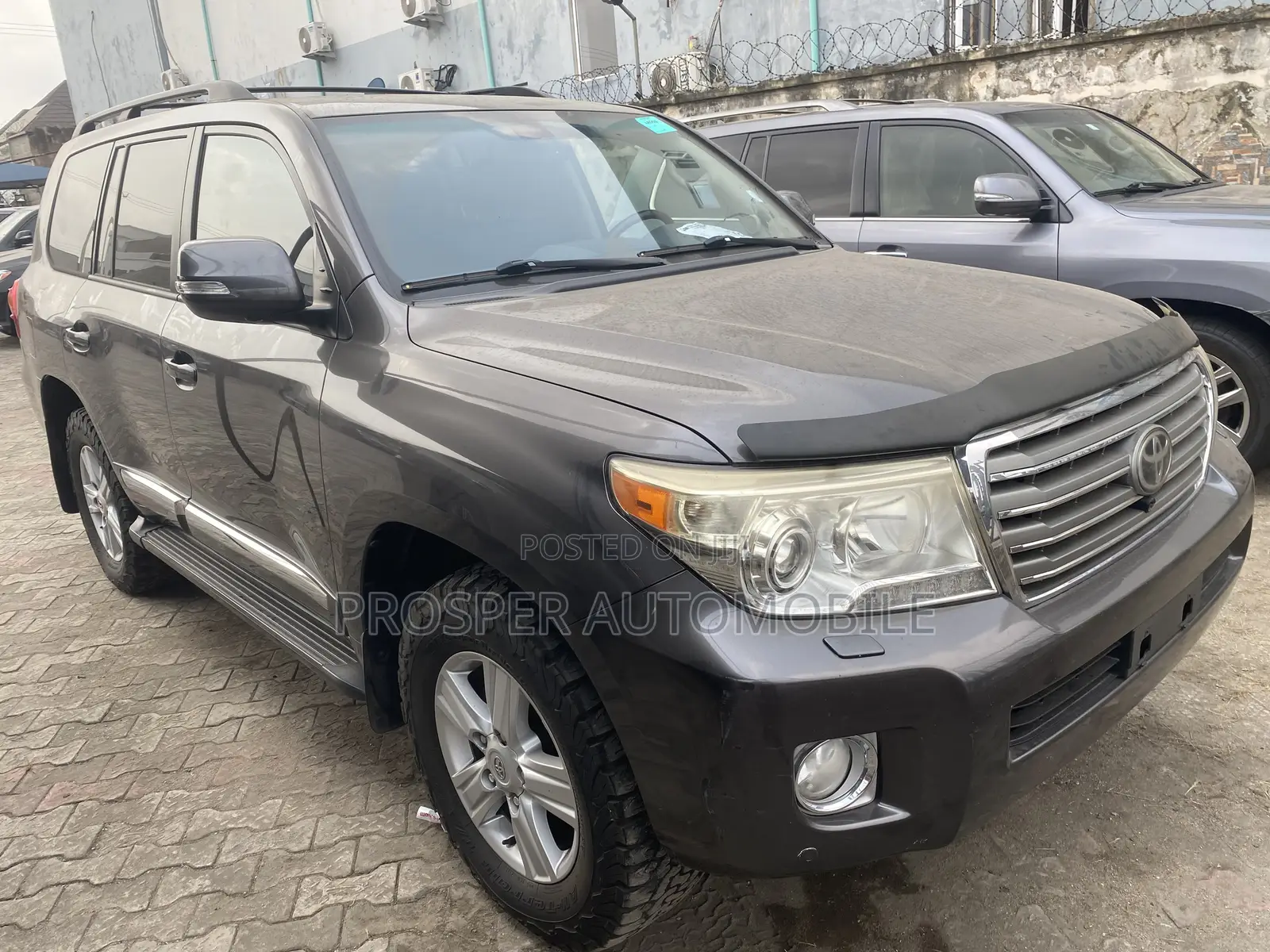 Toyota Land Cruiser 5.7 V8 2013 Gray