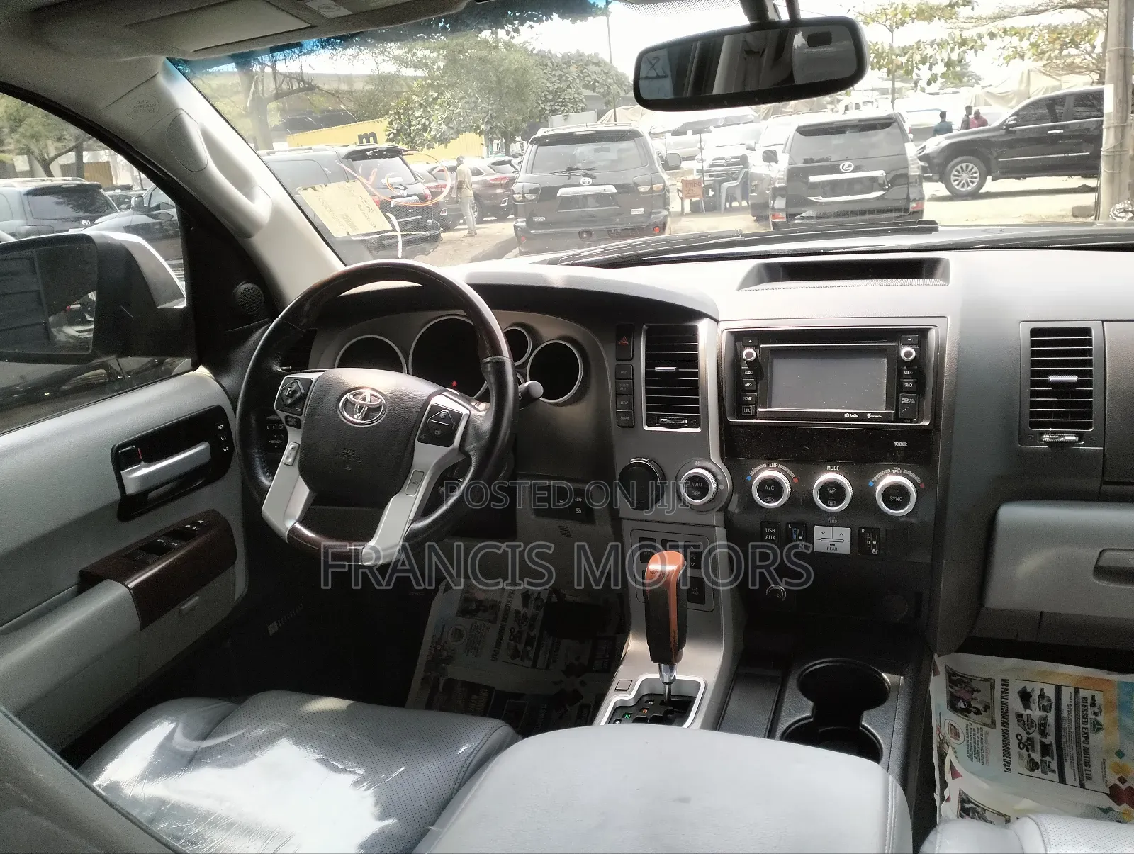 Toyota Sequoia Platinum w/FFV 4x4 2018 Black