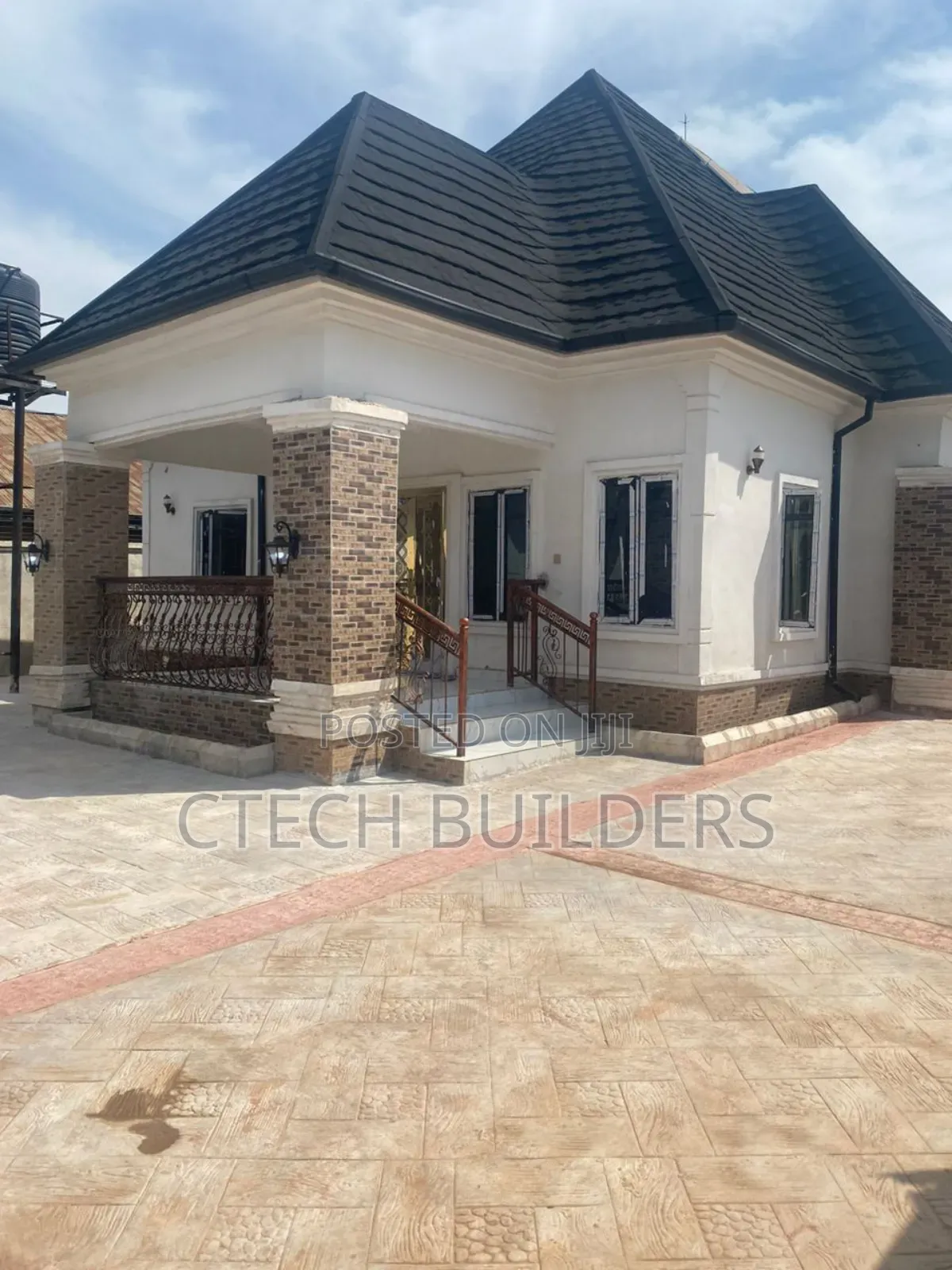 4bdrm Bungalow in Benin City for sale