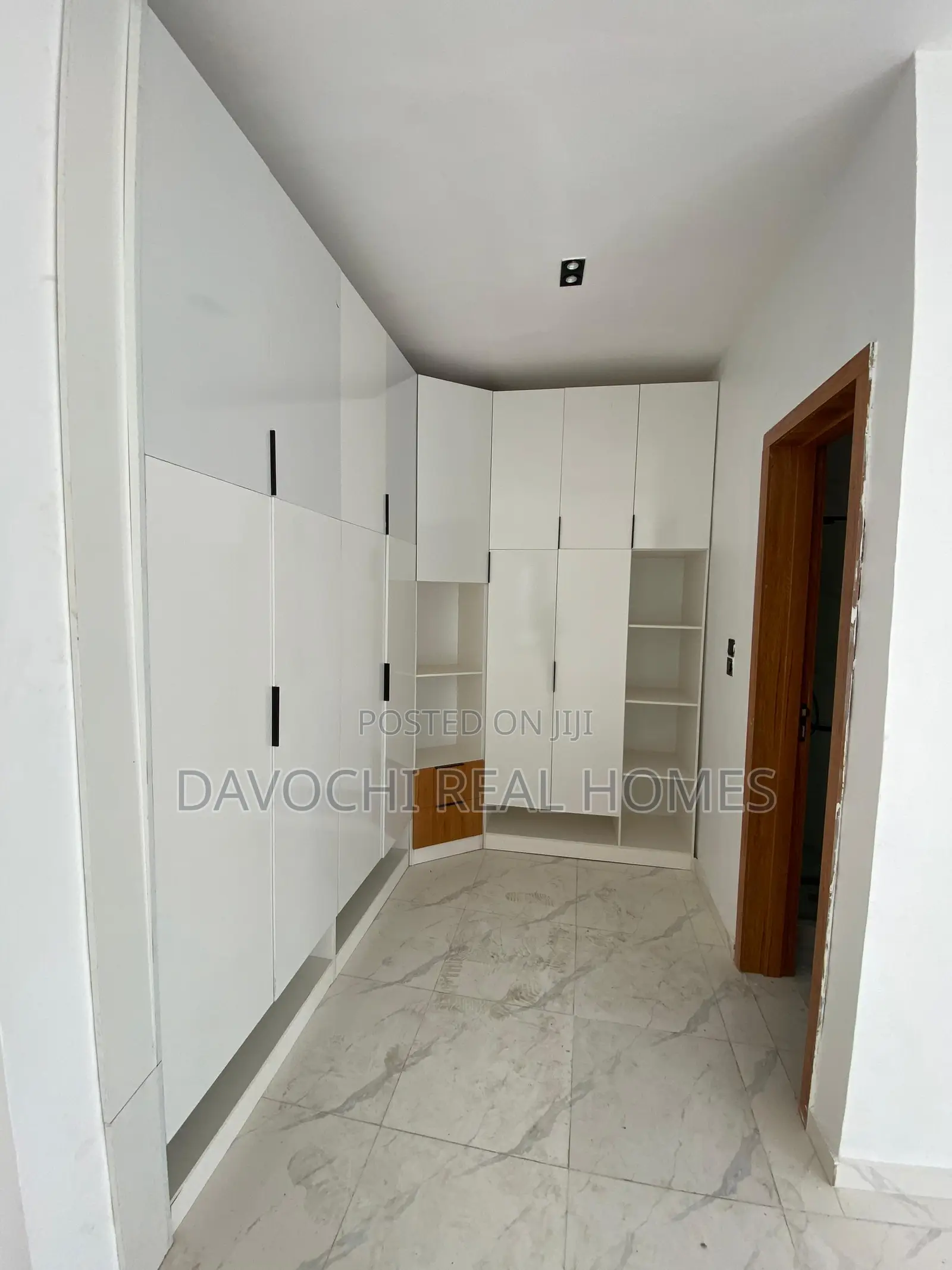 Furnished 4bdrm House in Orchid Road, Lekki for rent