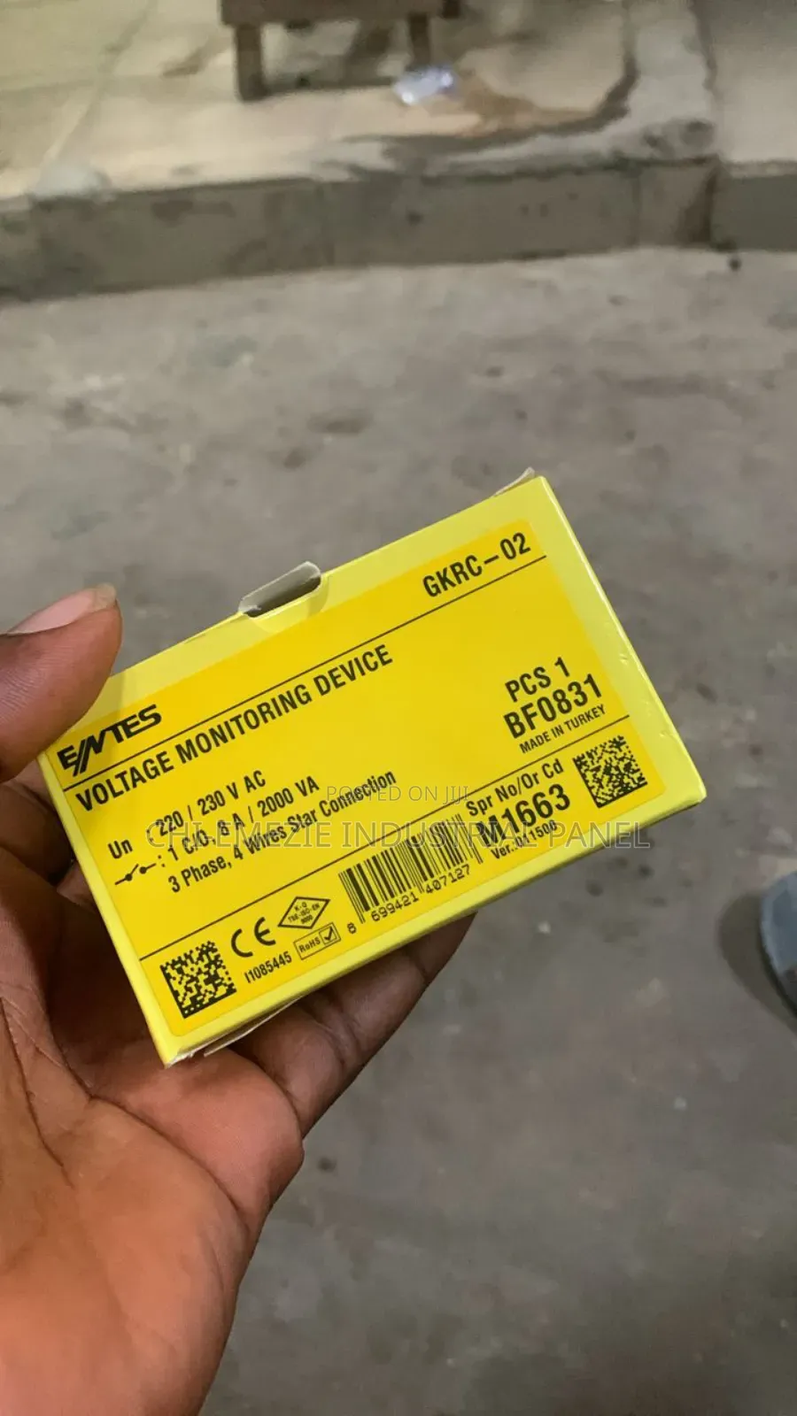 Voltage Monitoring Device