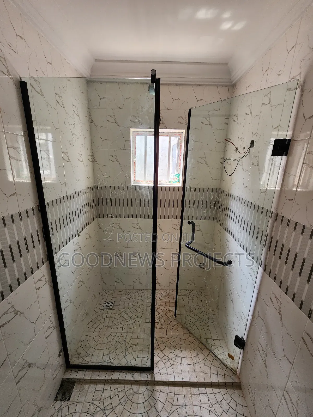 Very Neat Frameless Shower Glass