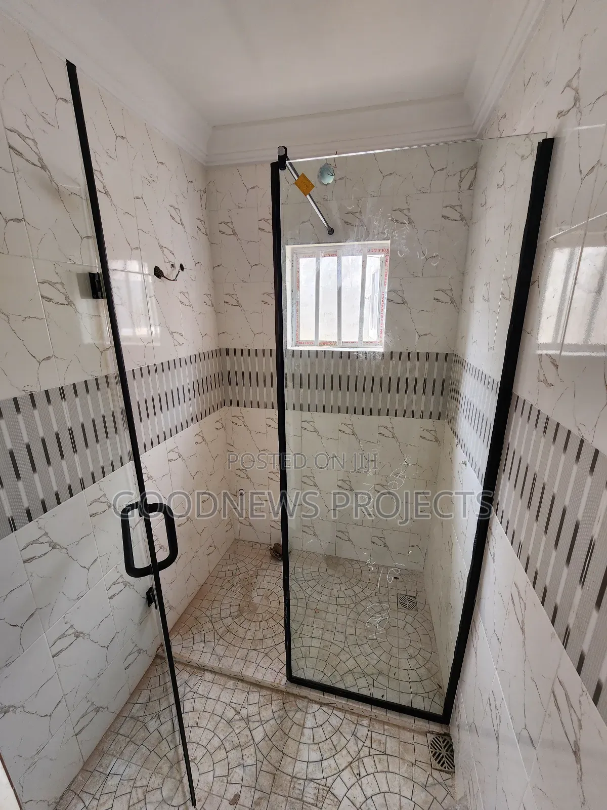 Black Hinged Toilet Glass Partitioning