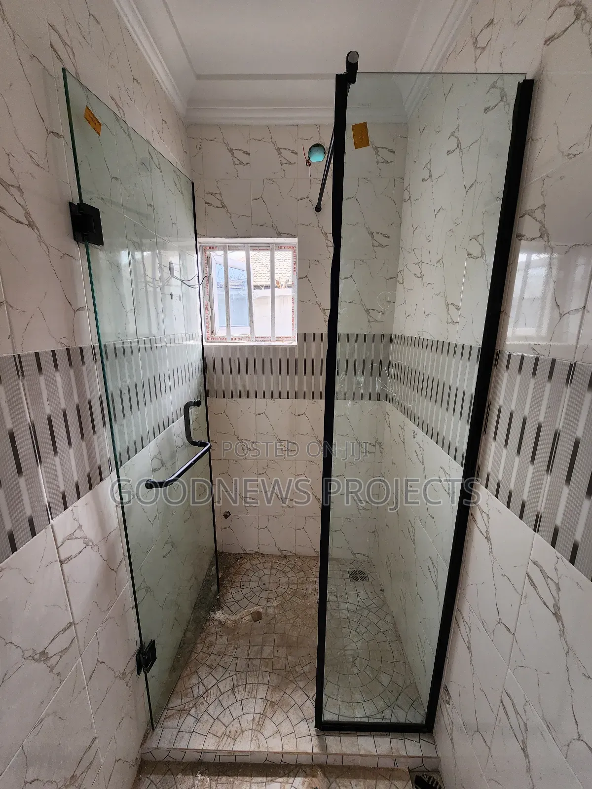 Fixed Door Shower Glass