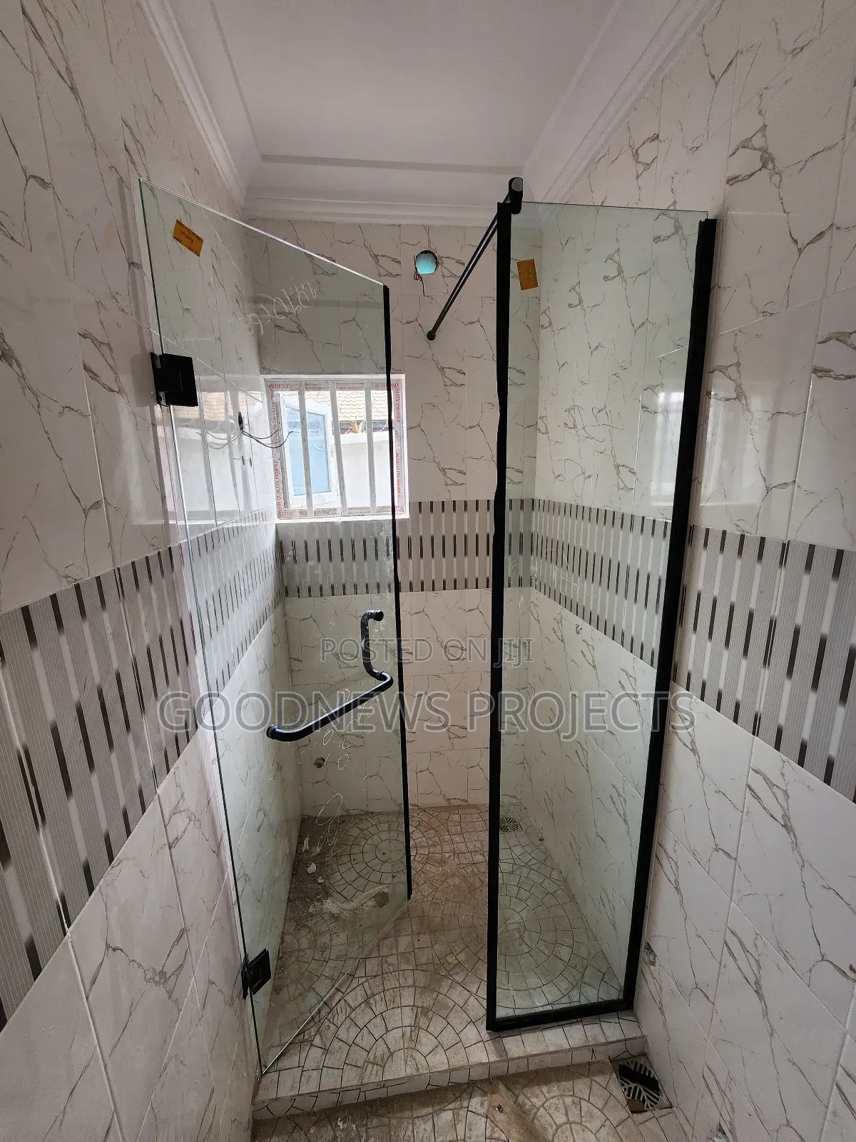 Fixed Door Shower Glass