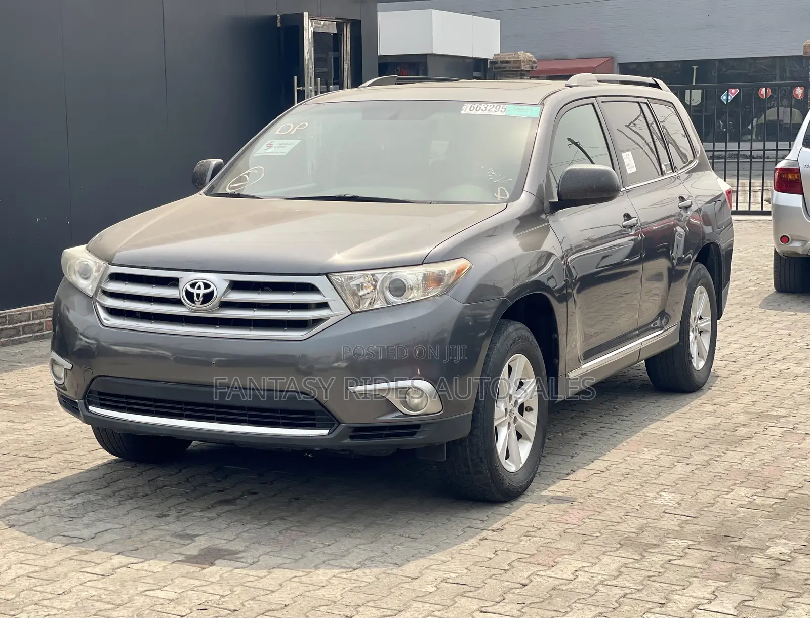 Toyota Highlander SE 2011 Gray
