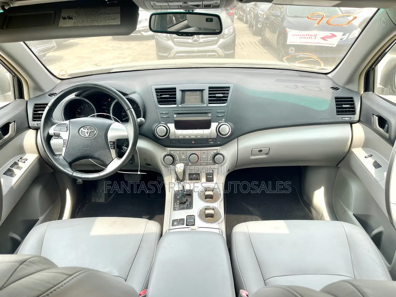 Toyota Highlander SE 2011 Gray
