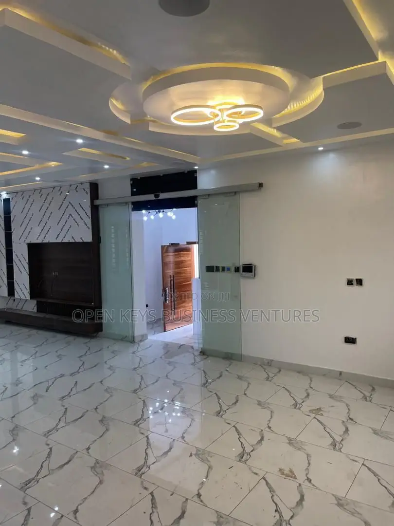 Smartly Eqipped 4 Bedroom Duplex