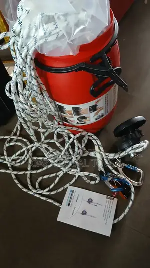 Ascendind And Descending Rescue And Escape Device
