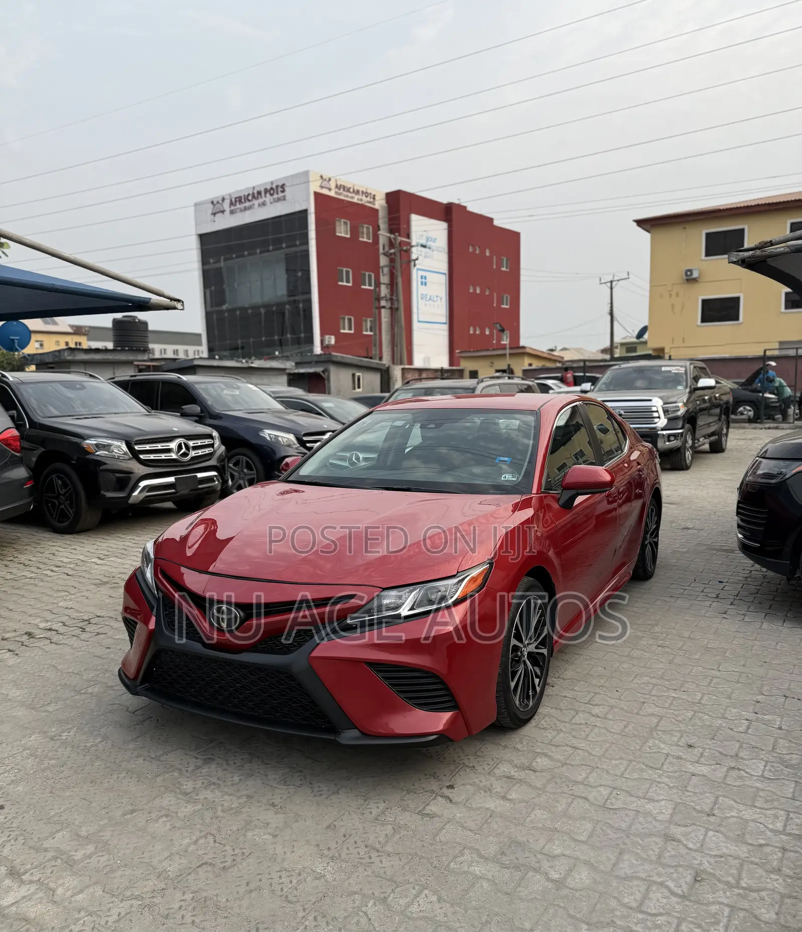 Toyota Camry SE (2.5L 4cyl 8A) 2019 Red