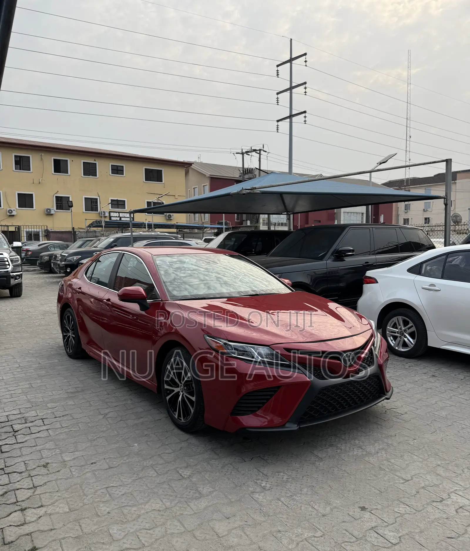 Toyota Camry SE (2.5L 4cyl 8A) 2019 Red