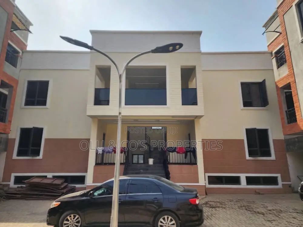 8bdrm Block of Flats in A Mini Estate, Katampe Extension for sale