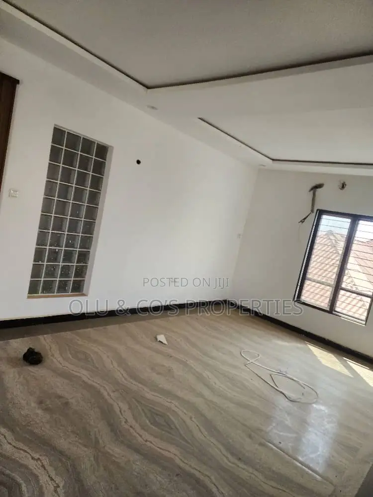 8bdrm Block of Flats in A Mini Estate, Katampe Extension for sale