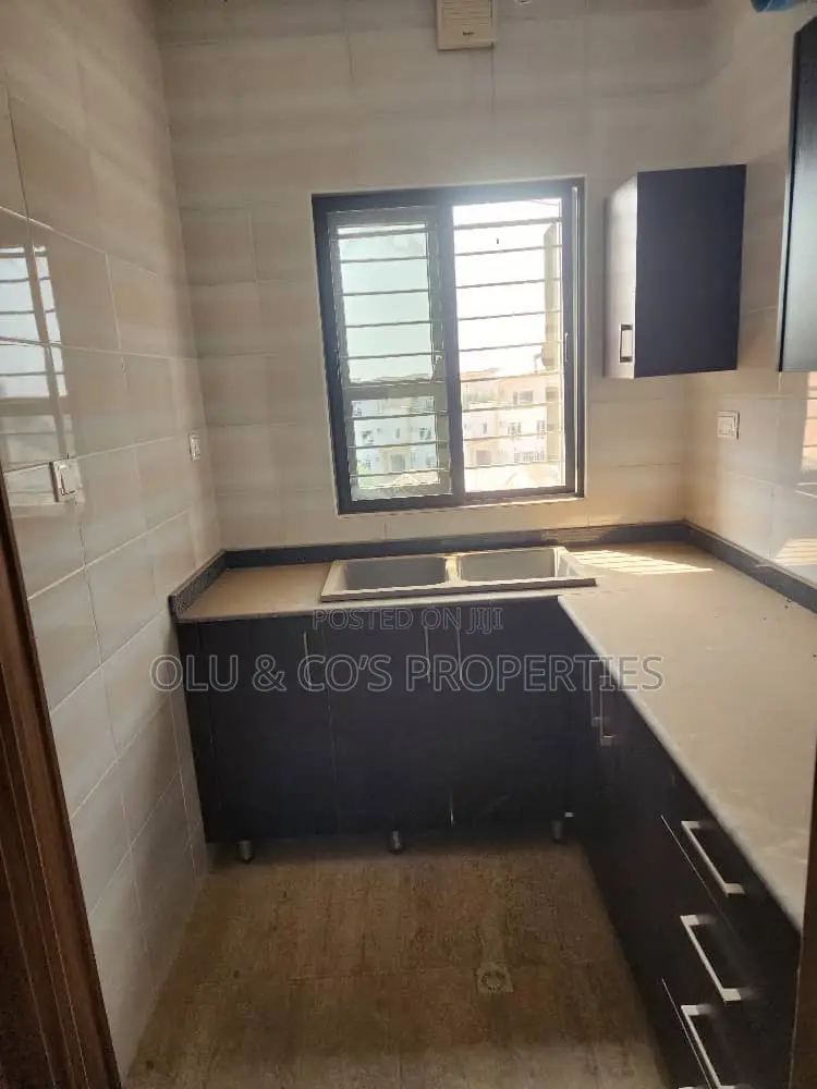 8bdrm Block of Flats in A Mini Estate, Katampe Extension for sale