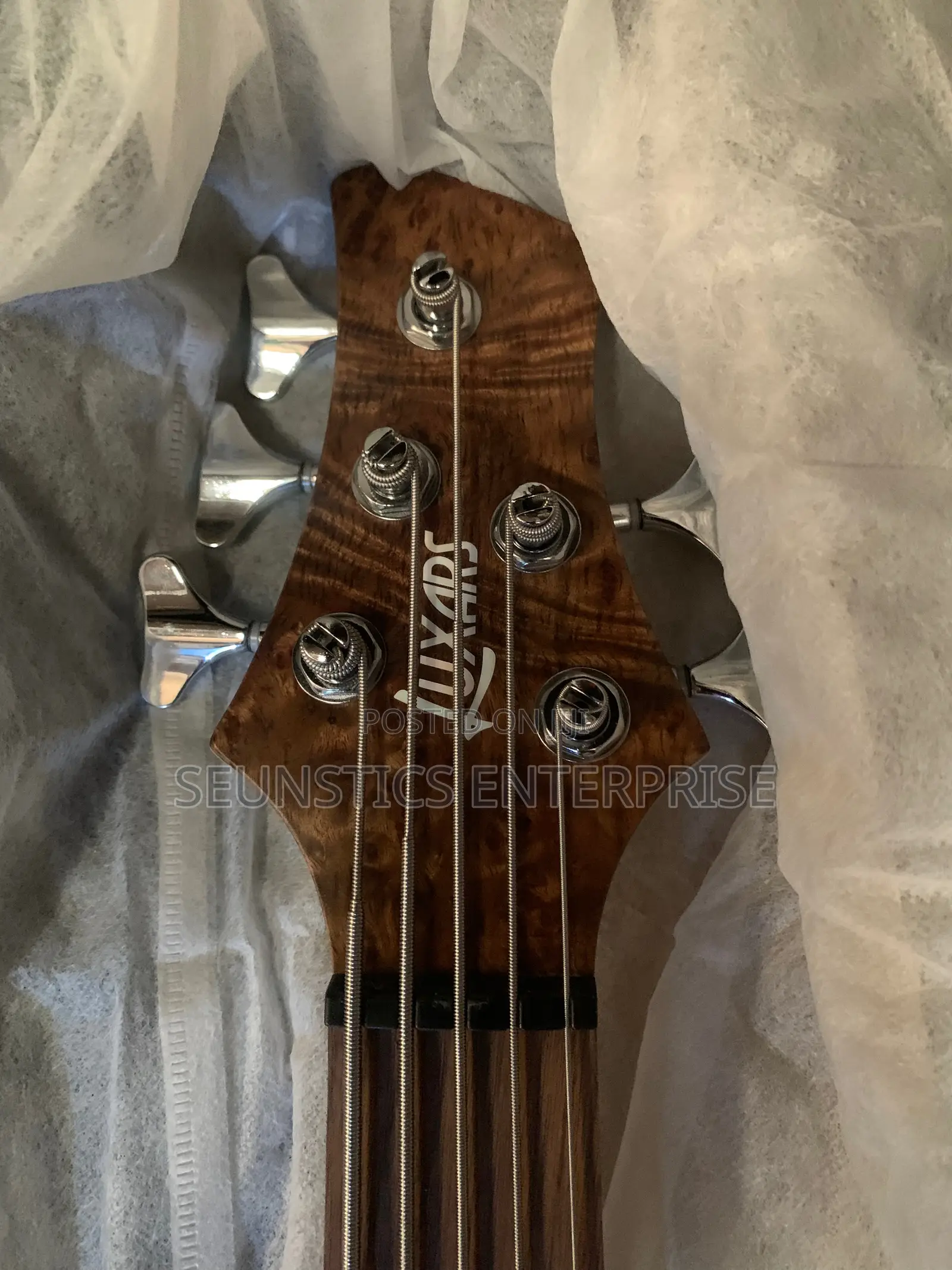 Quality Luxars Five String Active Bass Guitar