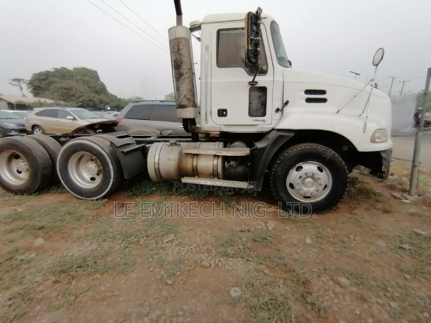 Mack Semi Trailer Vision