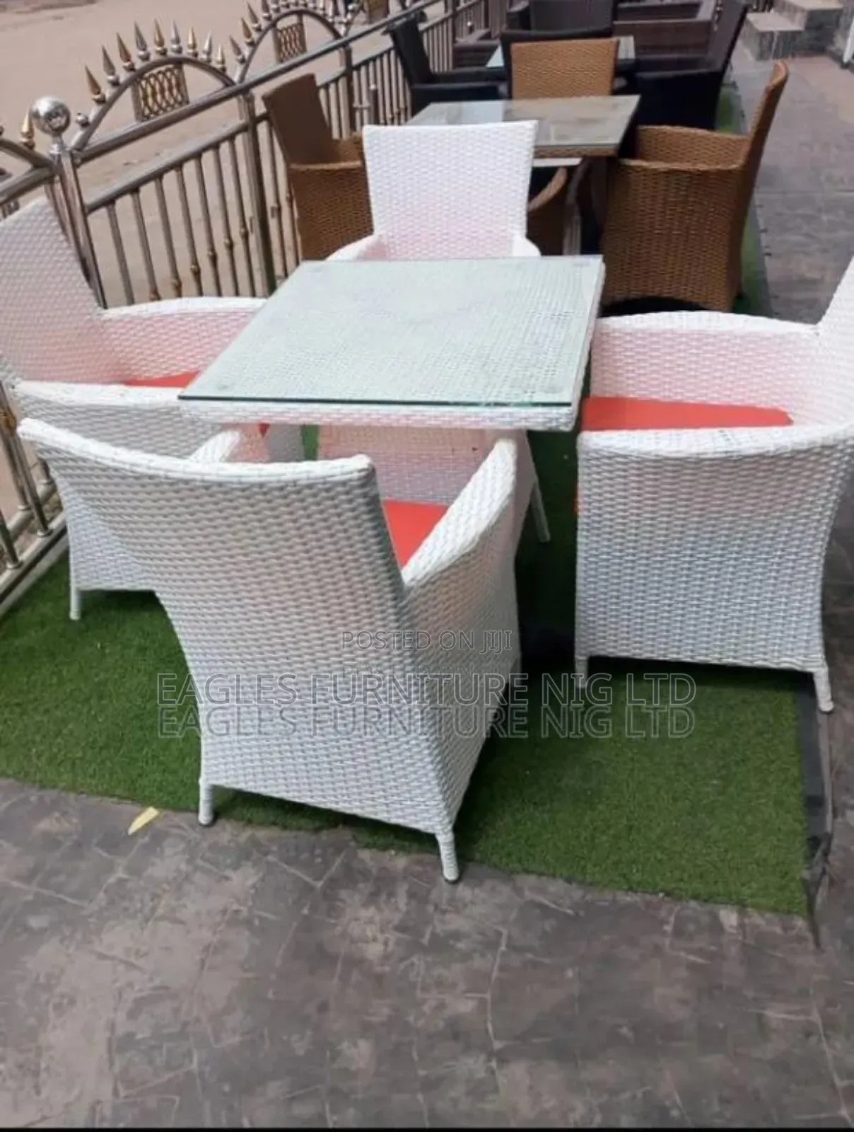 High Quality Outdoor Ratan Table With 4 Chairs
