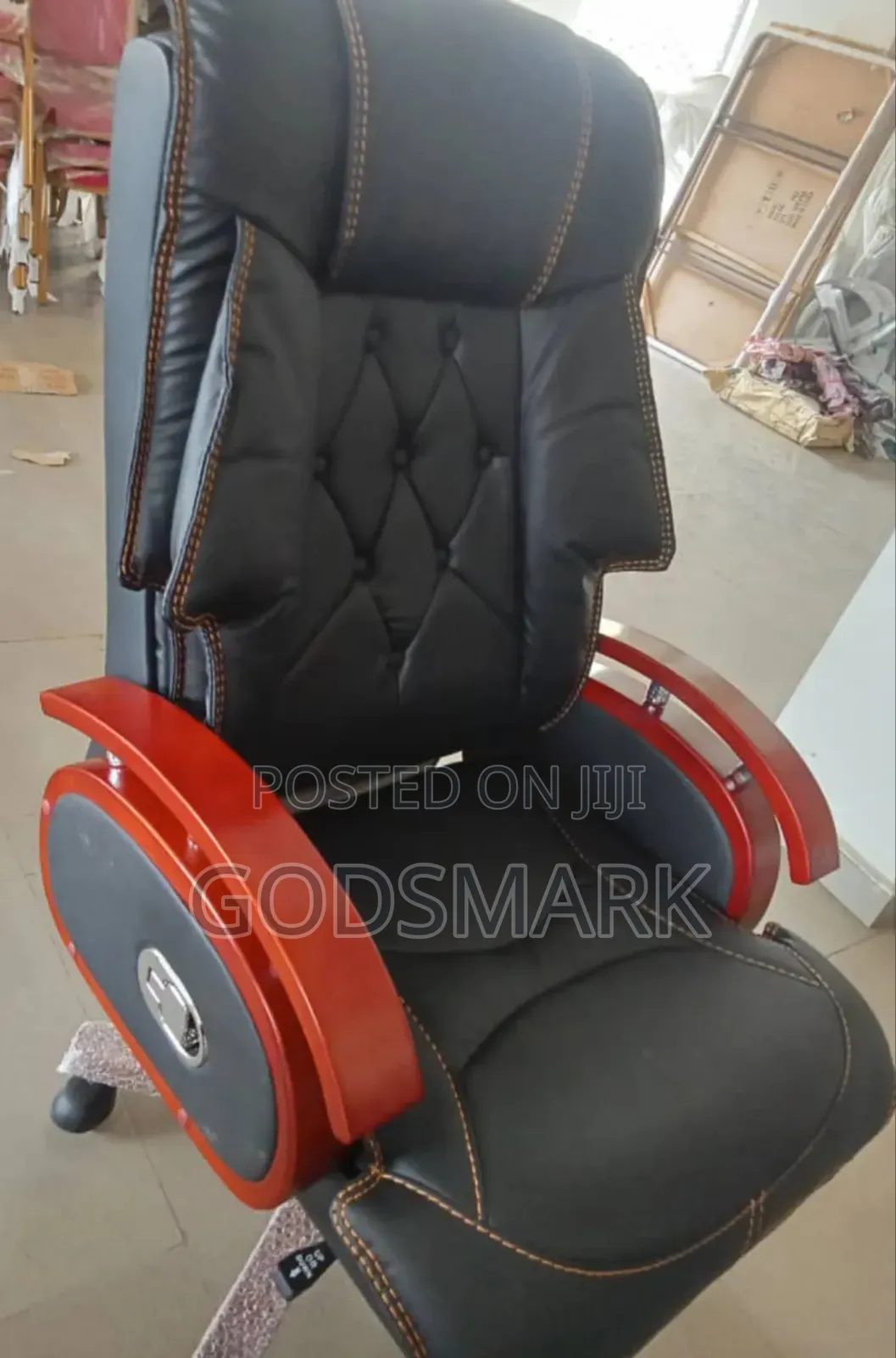 Executive Office Chair Swivel for Director/Boss.