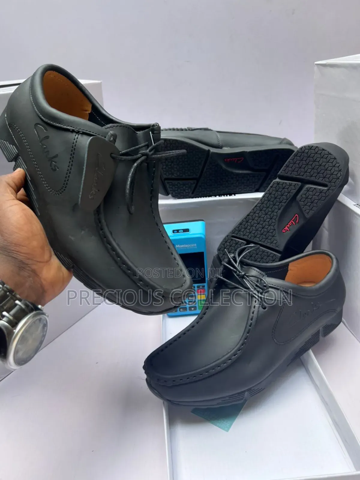 Classic Wallabees Black Leather Lace Up Shoe