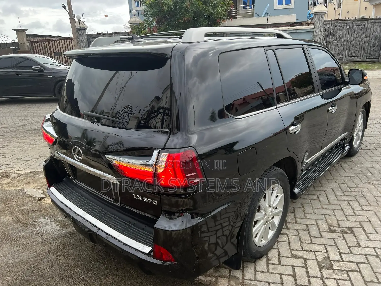 Lexus LX 570 2010 Black