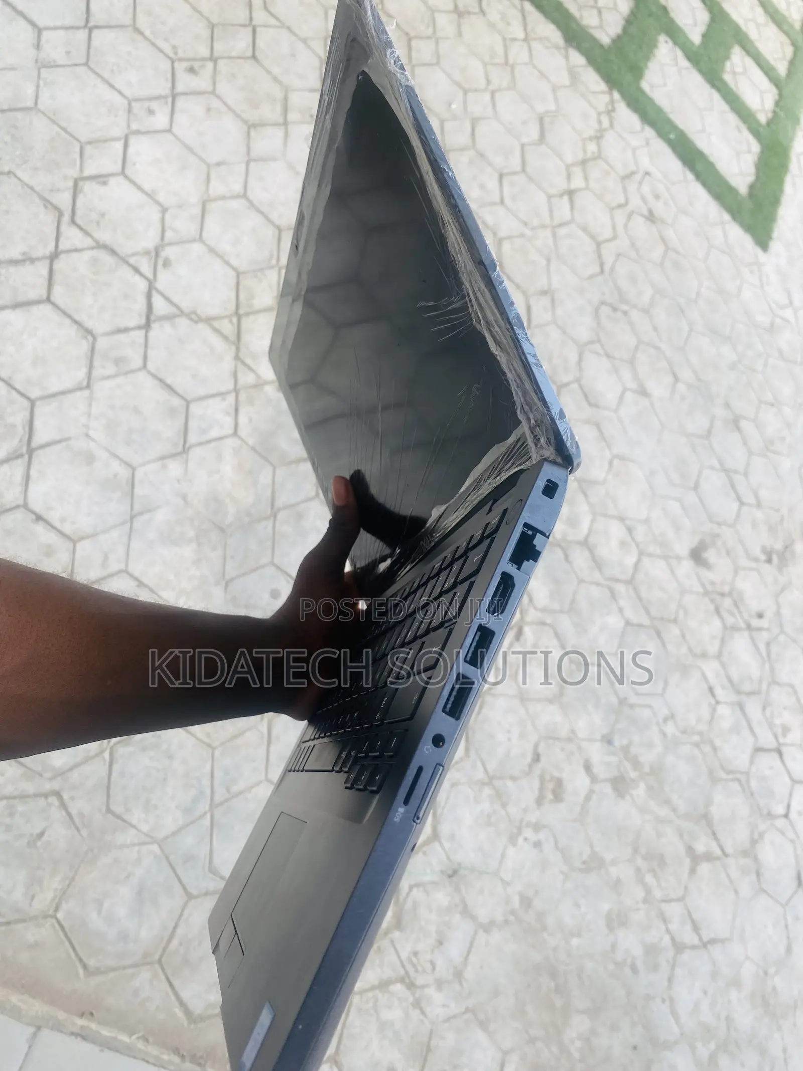 Laptop Dell Latitude 5400 8GB Intel Core I5 SSHD (Hybrid) 256GB