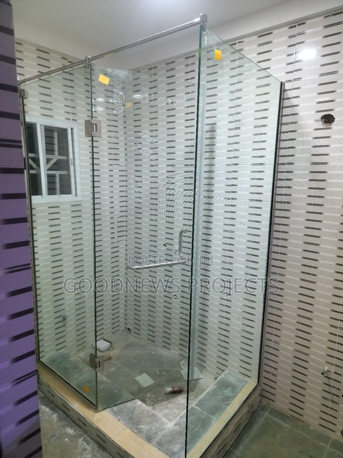 Solid 10mm Tempered Glass Cubicle