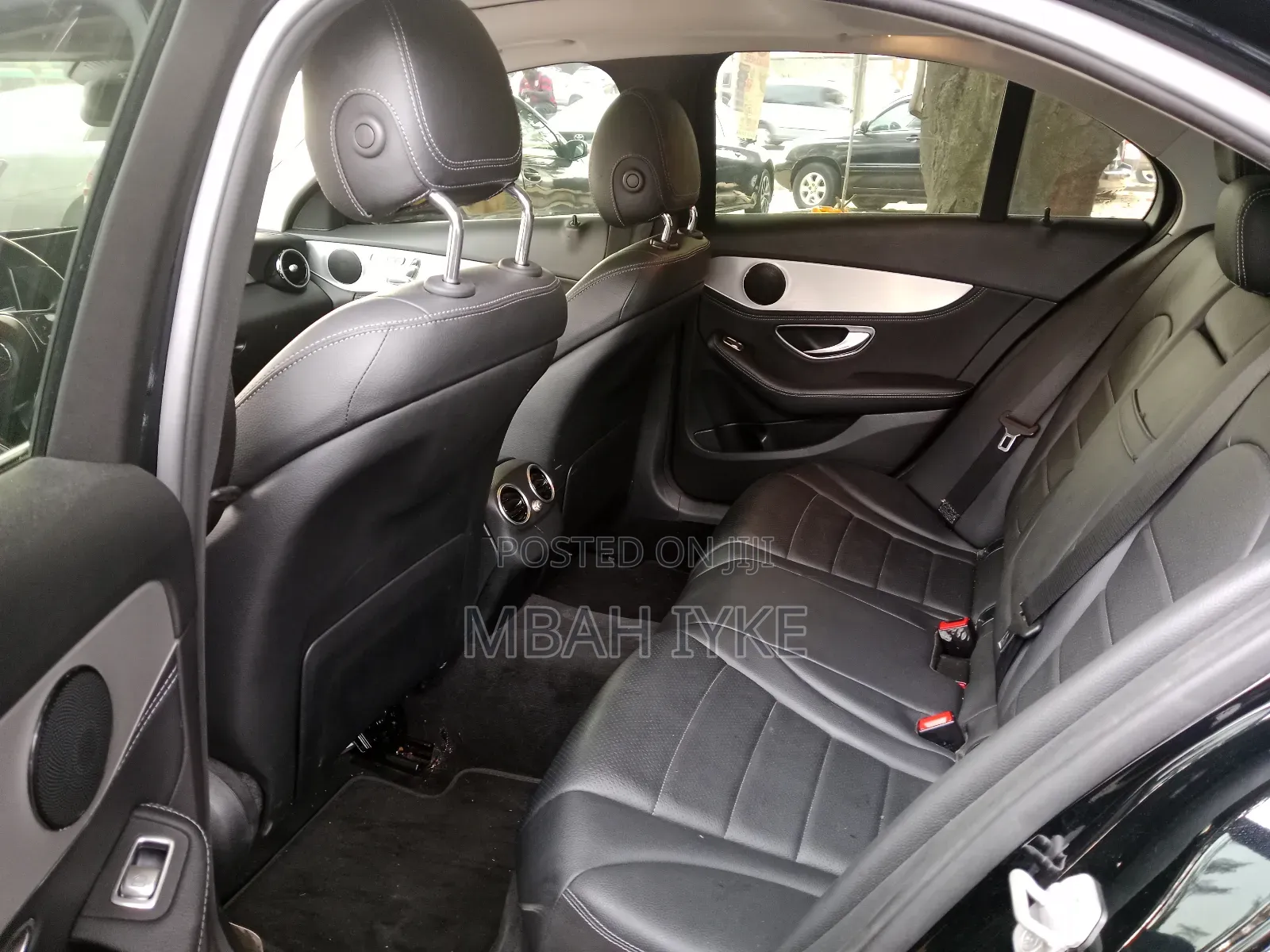 Mercedes-Benz C300 Luxury Sedan RWD (2.0L 4cyl 7A) 2016 Black