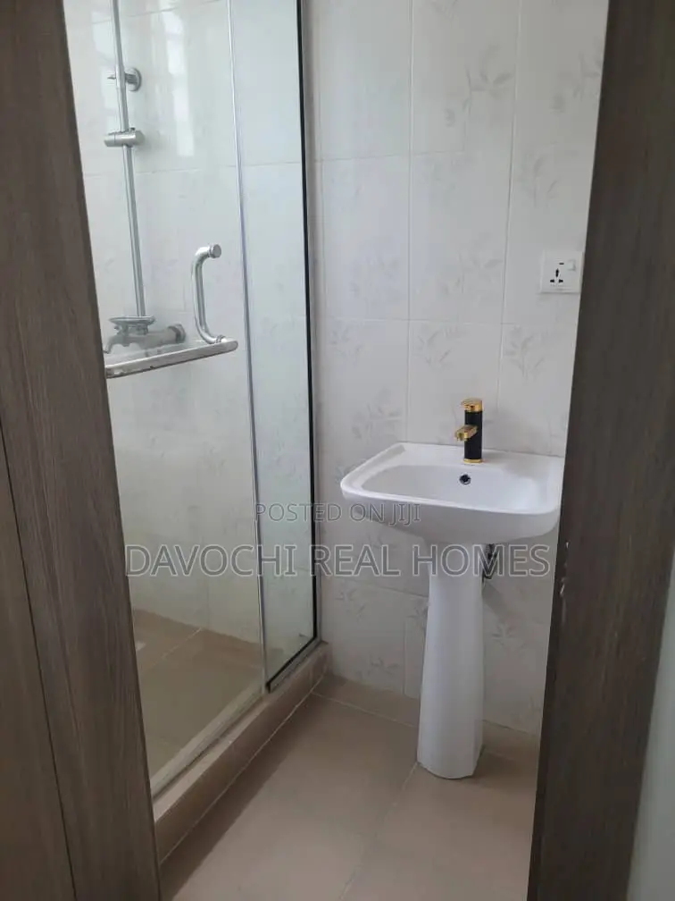 3bdrm Apartment in Chevron, Lekki for rent
