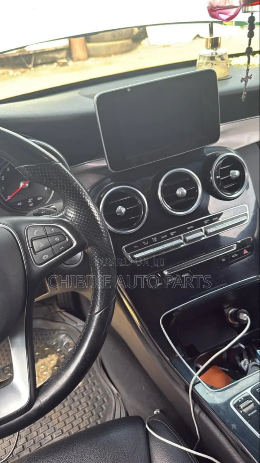 Installing Reverse Camera on Follow Come Benz C300 2016