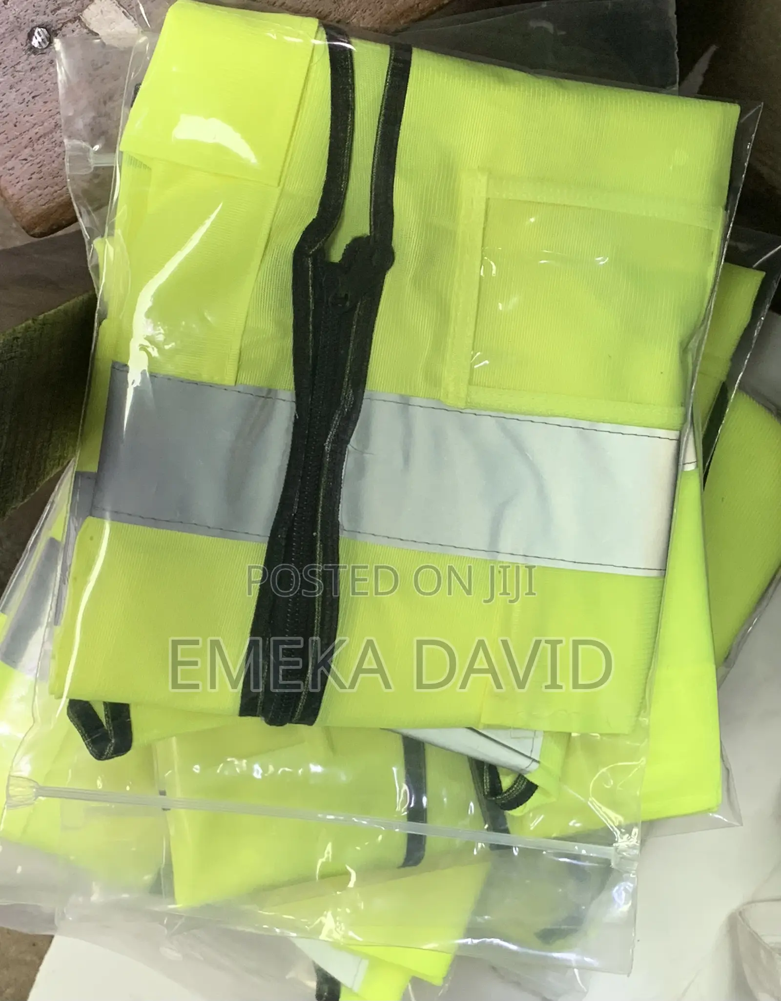 Reflective Jacket With 2 Front Pockets And Zip