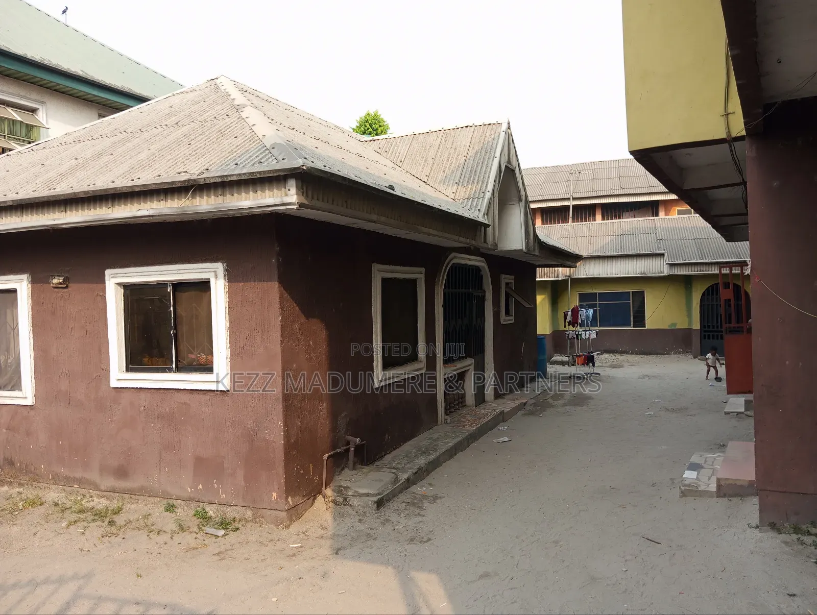 7bdrm Block of Flats in Off Omachi Estate,, Port-Harcourt for sale